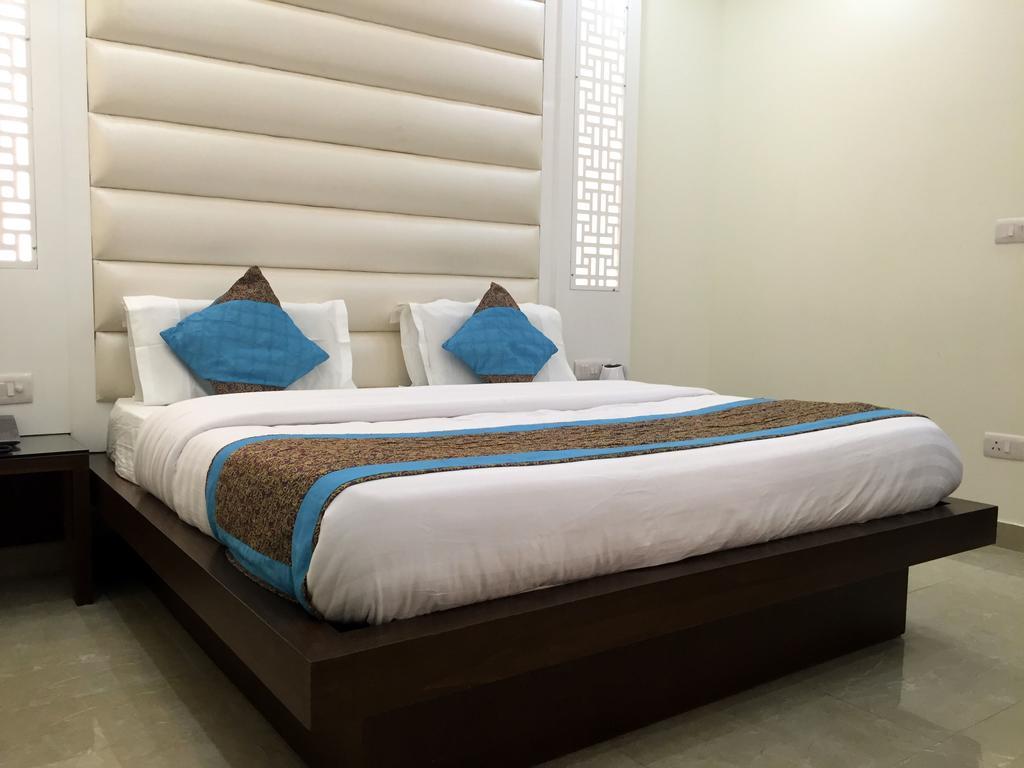 Hotel Vanson - Near Connaught Place 3*